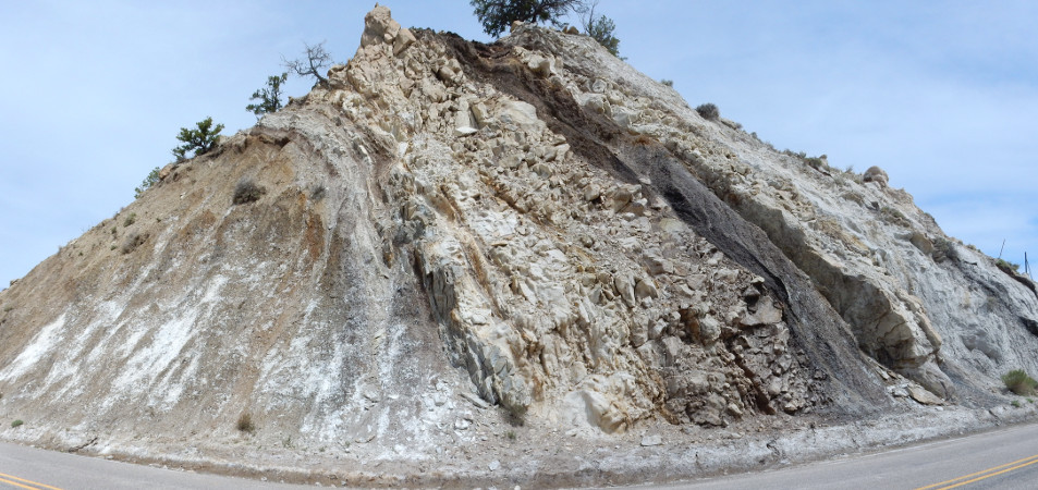 Mesaverde hogback
          near Nacimiento Mine