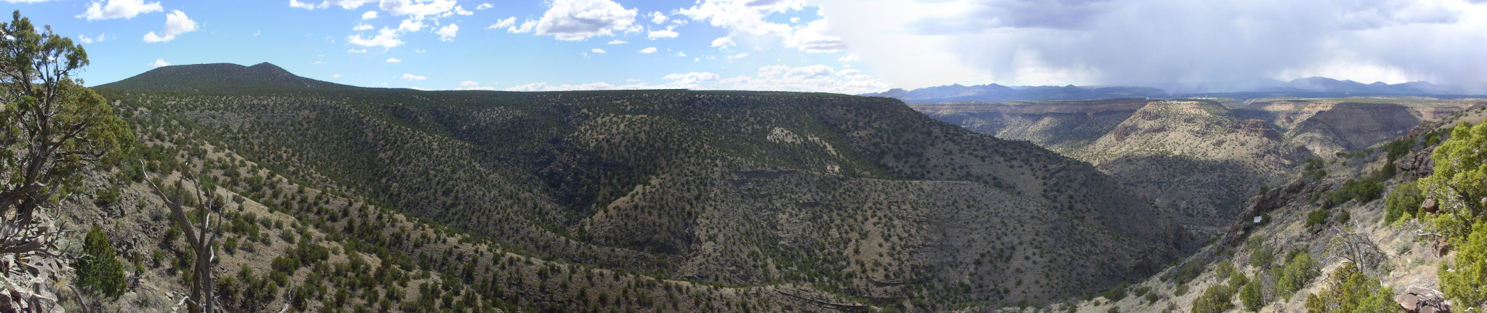 Montoso Maar
          panorama