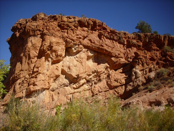 Discontinuity
        between Morrison Formation and El Rito Formation