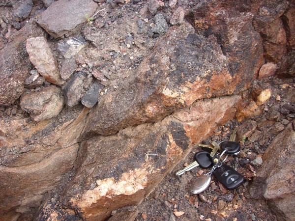 Tourmaline beds
          at Joseph Mine