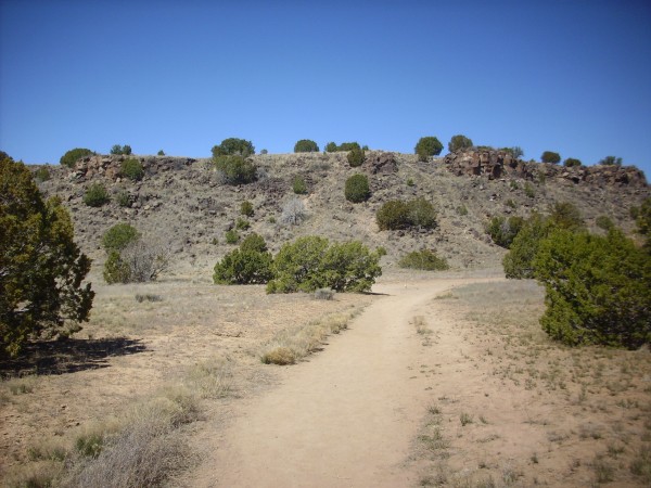 Escarpment east
          of Tsinat Mesa